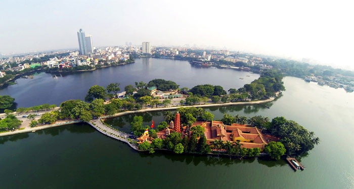 Phủ Tây Hồ Hà Nội là điểm đến không thể bỏ qua cầu tài lộc