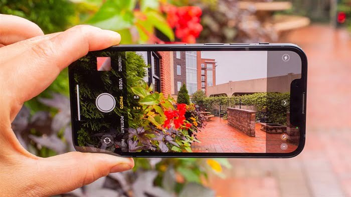 Cài đặt chế độ chụp phù hợp với cảnh xung quanh