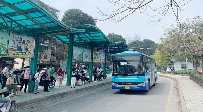 Xe bus 21B bến xe Mỹ Đình - bến xe Nước Ngầm