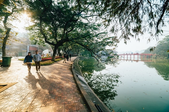Lặng ngắm Hồ Gươm một buổi sáng mùa đông