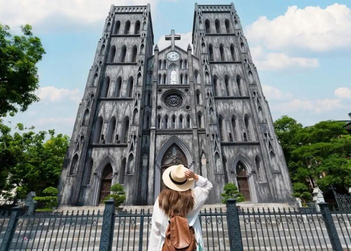 Nhà thờ lớn là điểm thăm quan yêu thích của nhiều du khách khi ghé thăm Hà Nội