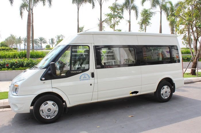Xe 16 chỗ Taxi Vip mới, hiện đại và sạch sẽ