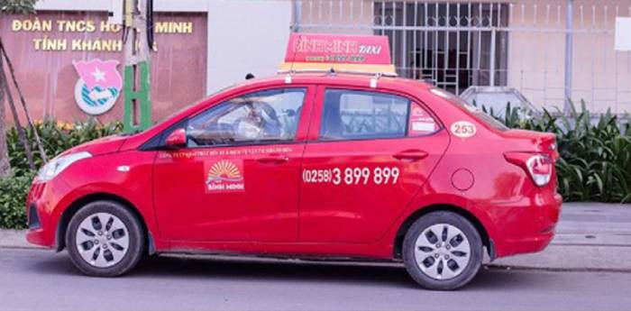 Màu đỏ sang trọng của taxi Bình Minh