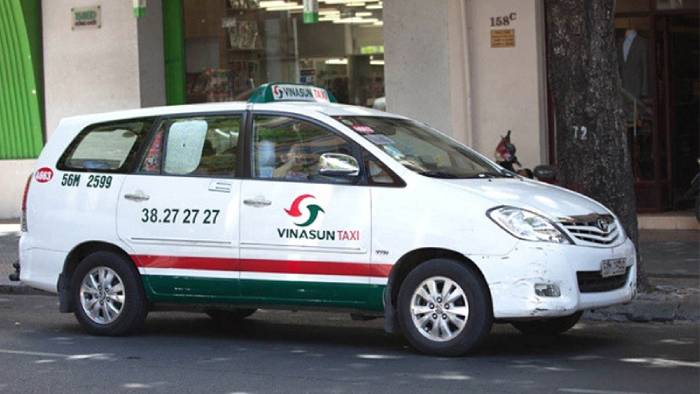 Xe Vinasun 4 chỗ tiện lợi