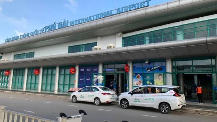 Taxi Xanh đưa đón tại sân bay Huế