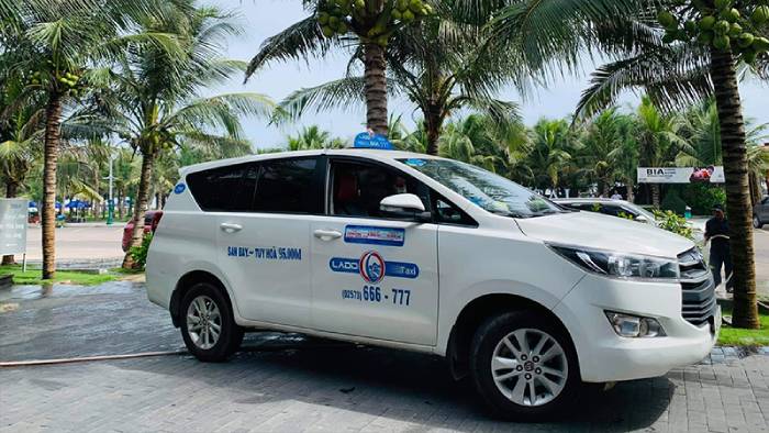 Hình ảnh taxi Lado đang hoạt động trên địa bàn Phú Yên