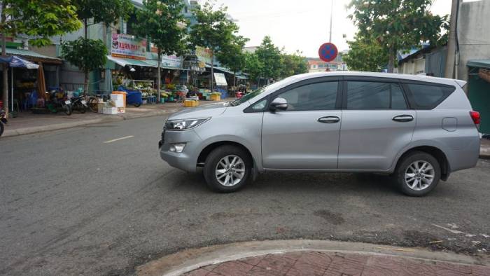 Xe taxi Côn Sơn hiện đại, thiết kế cốp rộng